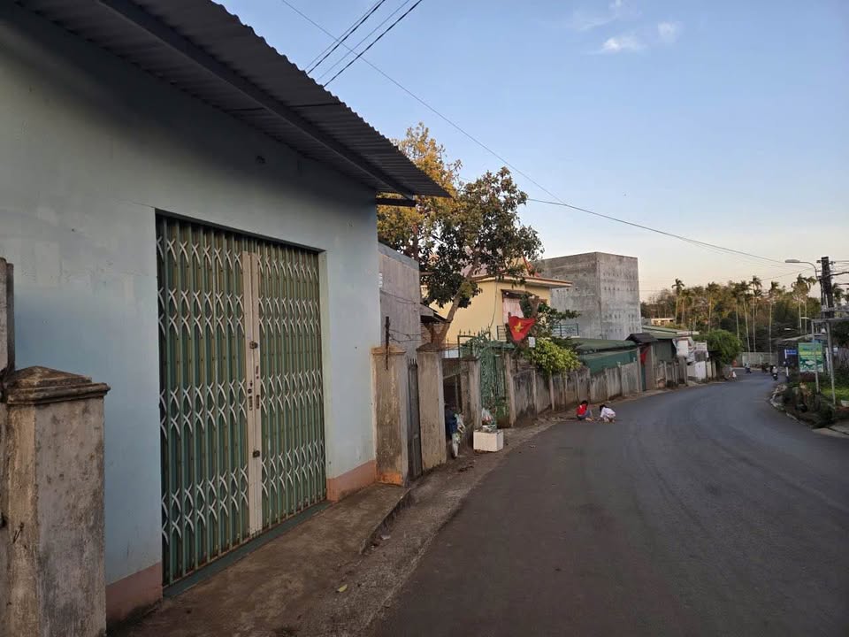 Nhà phố mặt tiền Nguyễn Xuân Nguyên BMT 110m² - Vị trí đắc địa kinh doanh ngay