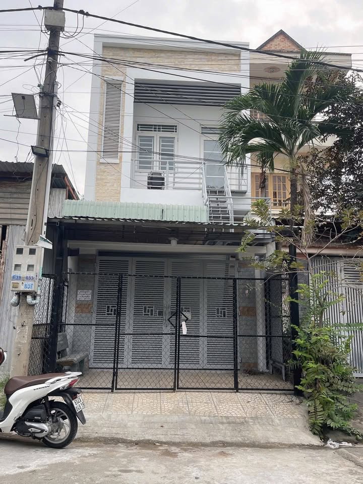 Cho thuê nhà Làng ĐHQG Thủ Đức 200m² - Giá 10 Triệu/tháng - Sẵn Ở Ngay