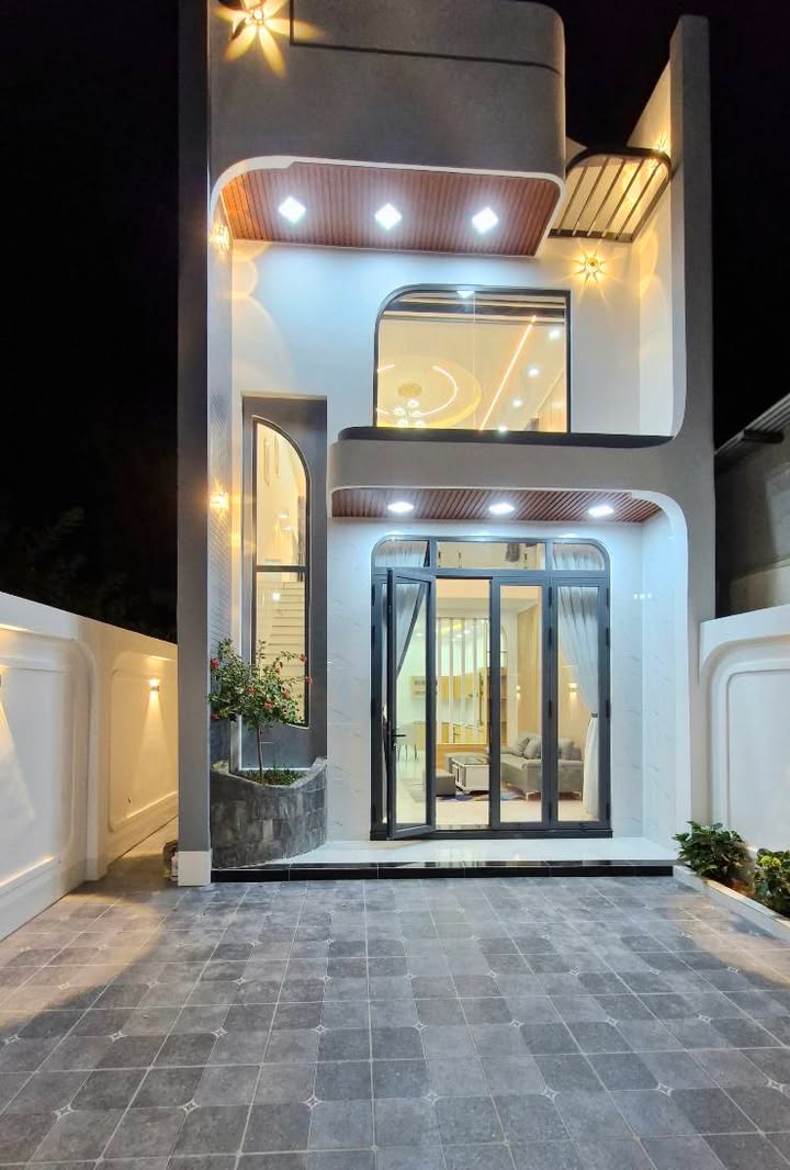 Bán Nhà Đất Hòa Thành 360m² Giá 4.6 Tỷ - Vị Trí Đắc Địa Sát Tòa Thánh