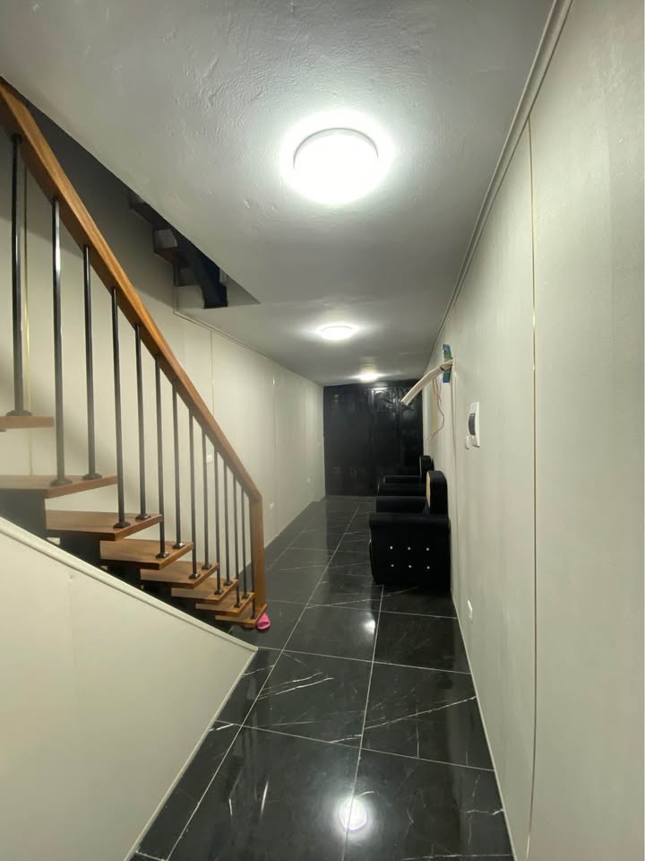 Bán nhà Cửa Bắc Ba Đình 22m² 5 tầng - Vị trí đắc địa gần Hồ Tây!