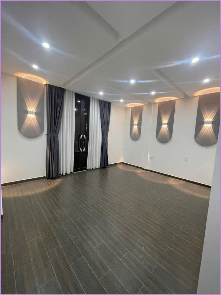 Nhà nguyên căn KQH Yersin Đà Lạt 17 tỷ - Sổ hồng sẵn, ô tô tận nơi!