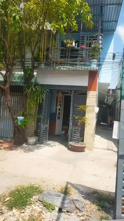 Bán nhà Hóc Môn 52m² giá 1.85 tỷ - Sổ hồng sẵn, hẻm ô tô 5m