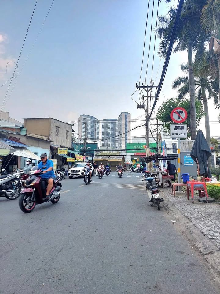 Nhà Mặt Tiền Nguyễn Tư Nghiêm, Thủ Đức - 121m², 4PN, Kinh Doanh Sầm Uất