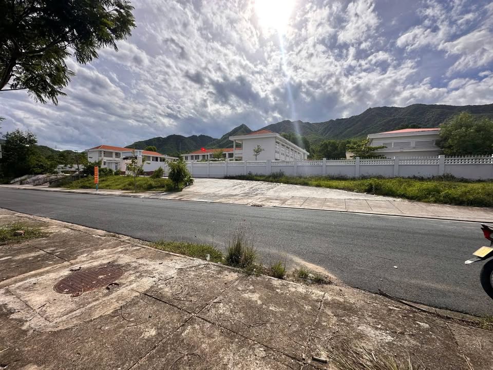 Đất TĐC Đất Lành Vĩnh Thái 76m² giá 3.35 tỷ - Sổ đỏ chính chủ