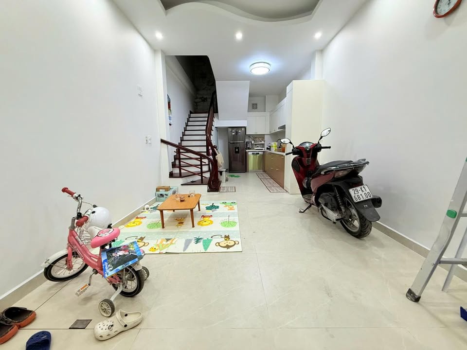 Nhà Phố Nguyễn Du, Hai Bà Trưng 38m² - 6 Tầng, Ngõ Thông, Giá 11 Tỷ