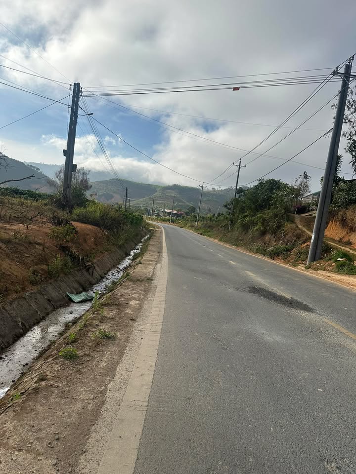 Đất nền mặt tiền DT 724 Di Linh 724m² - Sổ đỏ chính chủ sẵn sàng