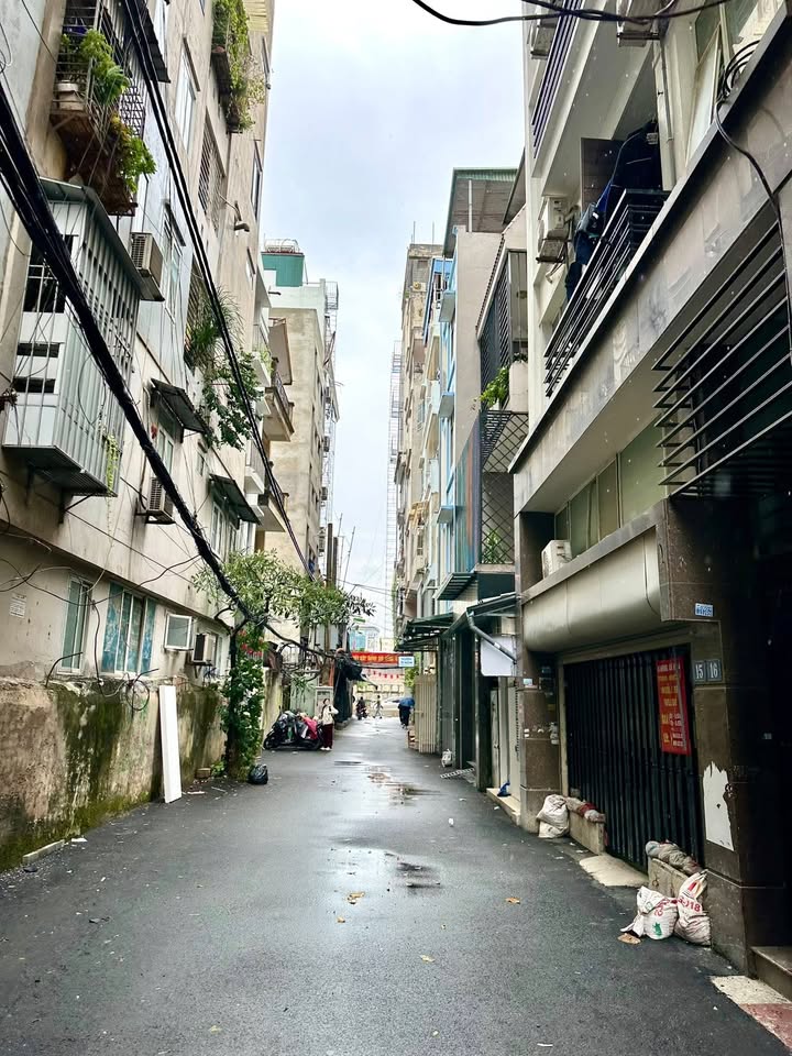 Tòa CCMN 9 Tầng Lô Góc Nguyễn Trãi - Dòng Tiền 350 Triệu/Tháng