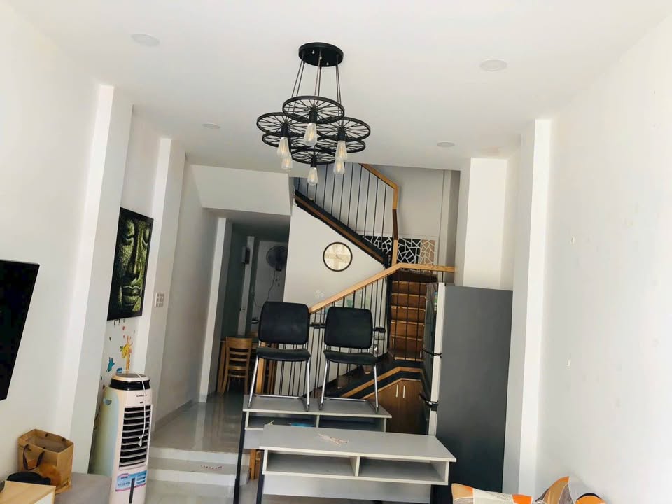 Bán nhà Phố Tây Nha Trang 36m² giá 6 tỷ - Vị trí đẹp gần biển!