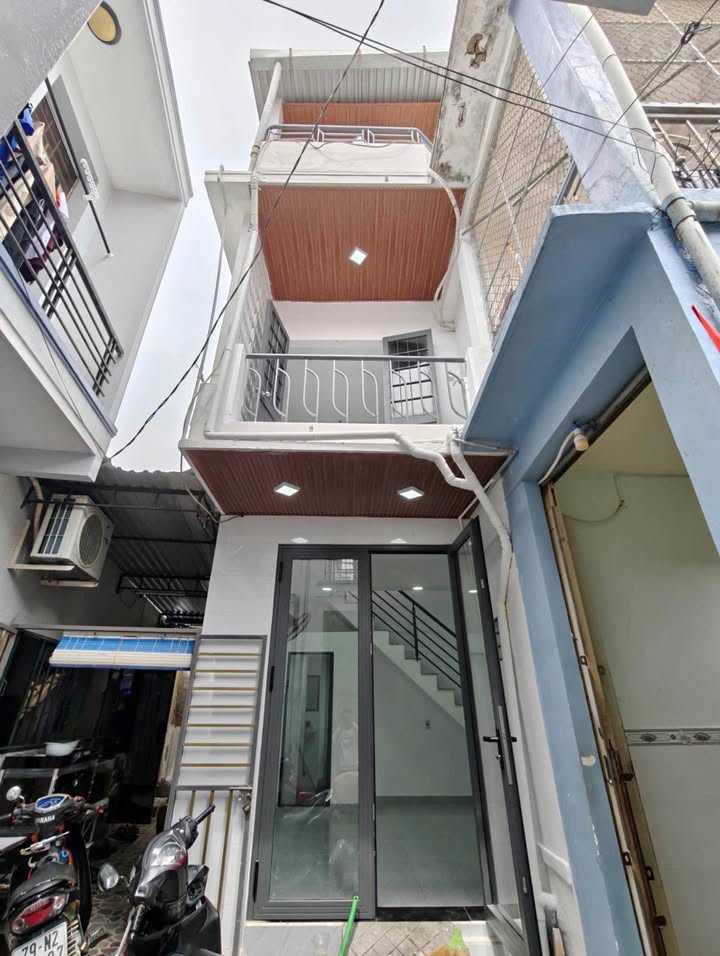Nhà 3 Tầng Hẻm Phương Sài, Nha Trang - 1.79 Tỷ, 19m²