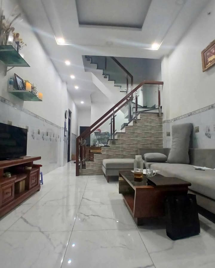 Nhà Mặt Tiền Hóc Môn 331m² giá 16.5 tỷ - Mặt tiền kinh doanh đắc địa!