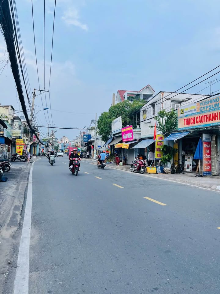 Nhà Phố Tô Ngọc Vân, Thủ Đức 118m² - Mặt tiền kinh doanh đắc địa!