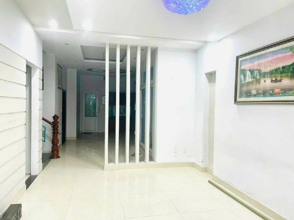 Nhà 3 Tầng Ngũ Hành Sơn 135m² - Ô tô vào tận nhà, giá chỉ 12 tỷ!