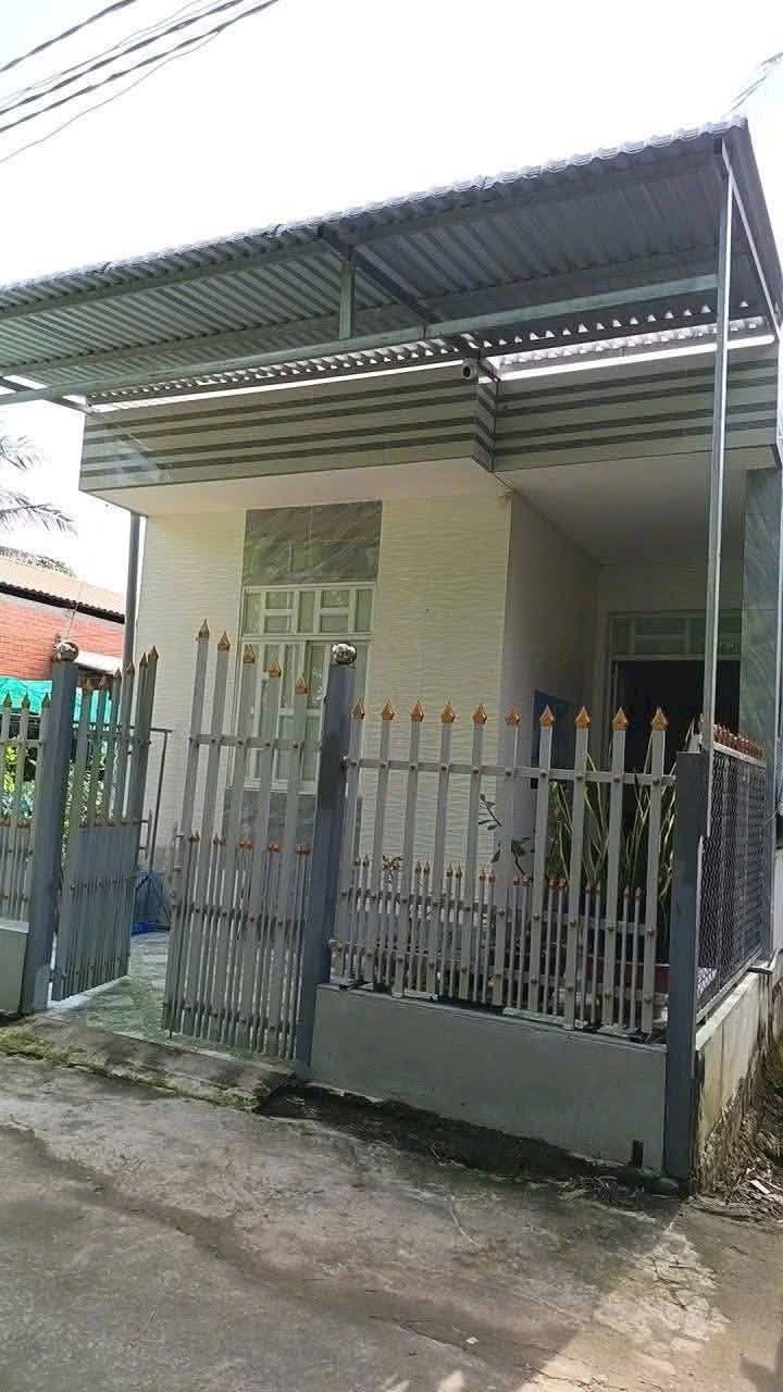 Bán nhà Long Thới Chợ Lách 100m² giá 390 triệu - Sẵn sàng ở ngay!