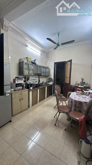 Nhà 80m² 4 Tầng Ngõ Tự Do, Ô tô Tránh - Giá 17.9 Tỷ TL