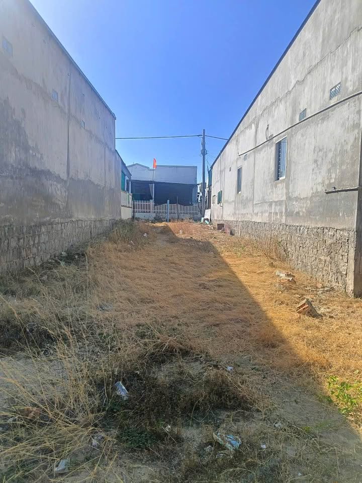 Bán đất Ninh Thuận 104m² giá 400 triệu - Vị trí đẹp gần biển