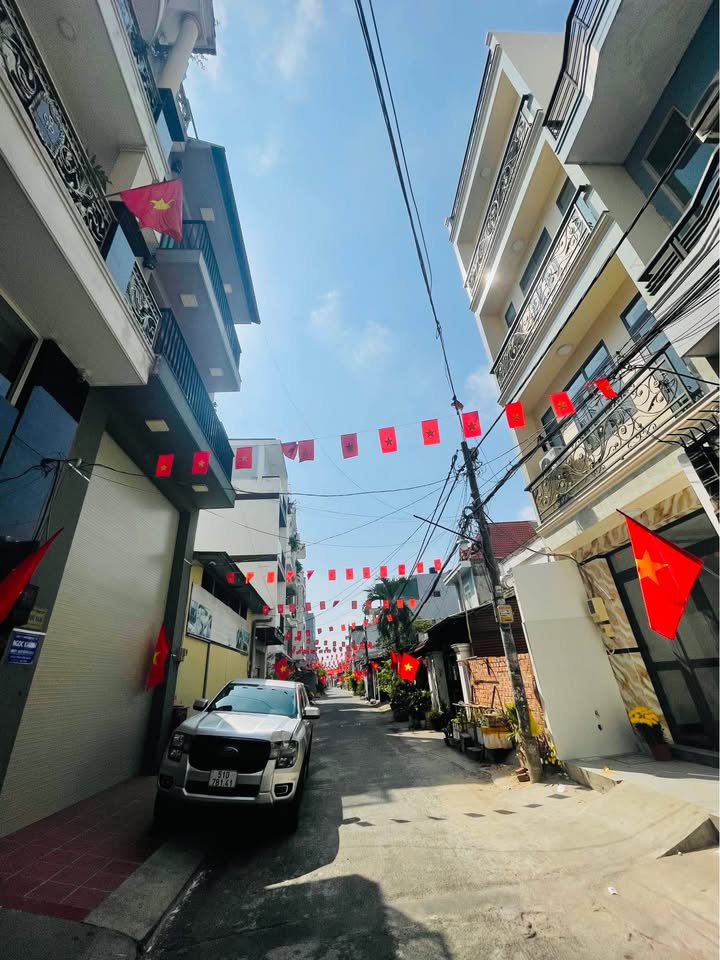 Nhà Riêng Phường 15 Tân Bình 75m² – Ô tô vào tận nhà, kinh doanh đỉnh!