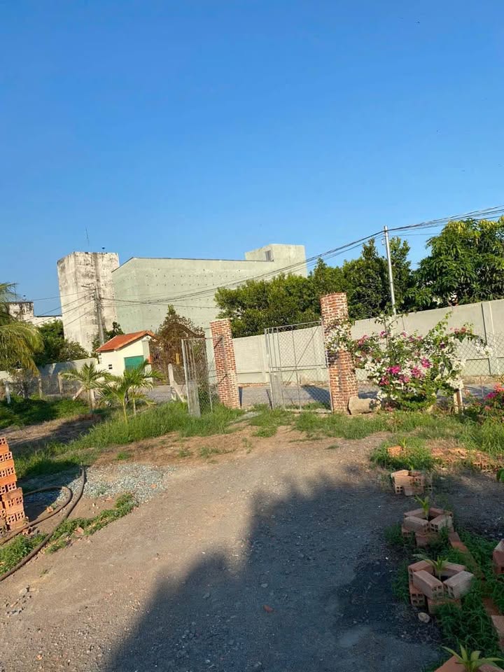 Đất Nền Long An 1824m² - Sổ Đỏ Chính Chủ Giá 2.5 Tỷ