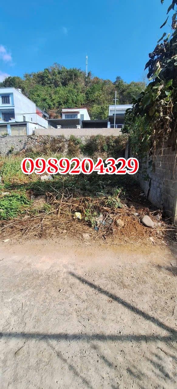 Bán đất Phường Mộc Châu 95m² giá 1.8 tỷ - Sổ hồng chính chủ