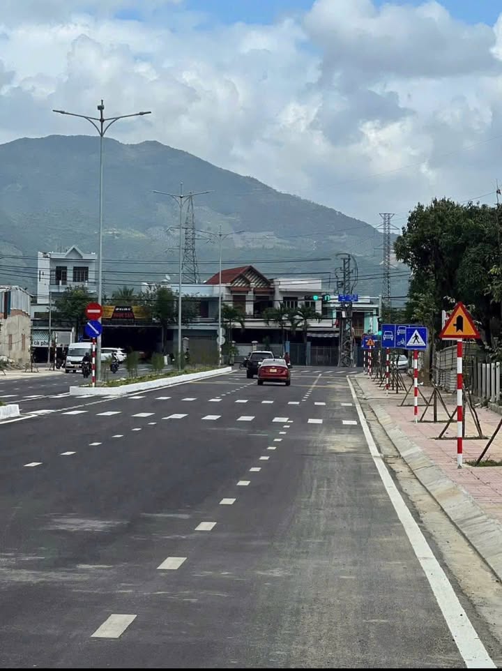 Đất nền Vĩnh Hiệp, Nha Trang 62m² - Ngay mặt tiền D30, 1.85 tỷ