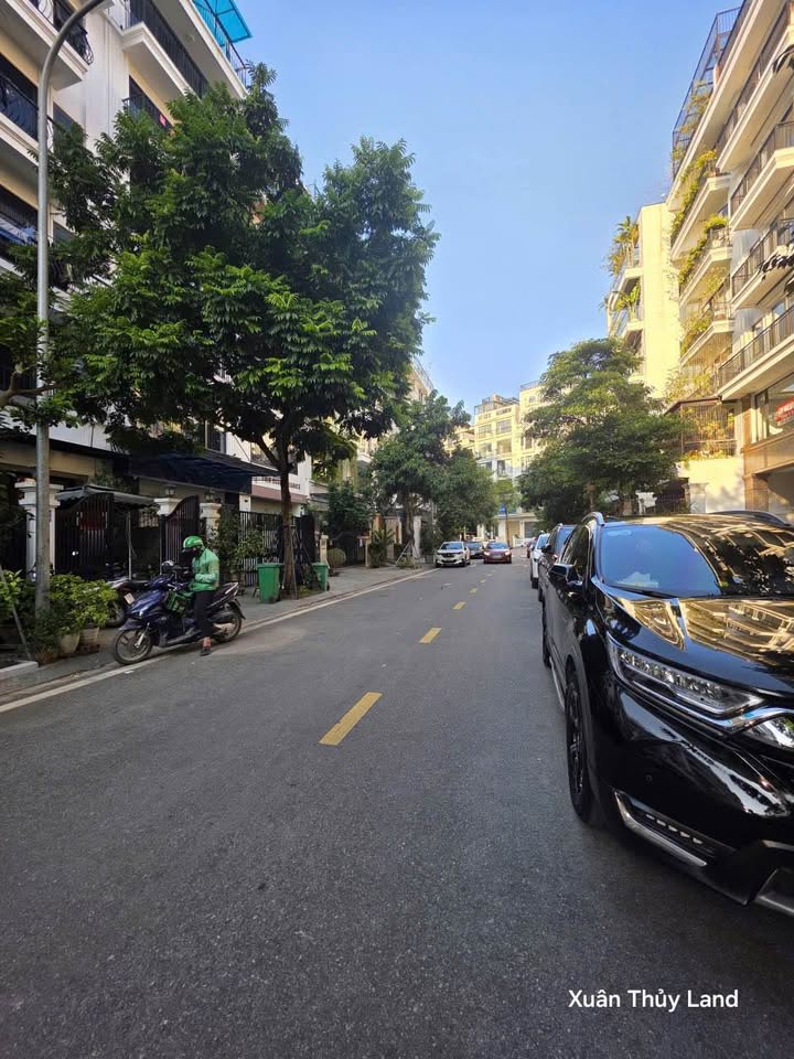 Văn phòng Long Biên 340m² giá 40 triệu - Sẵn sàng làm việc!