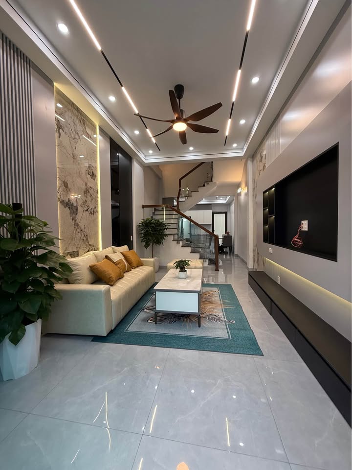 Bán Nhà 3 Tầng Ngõ 218 Nguyễn Hữu Cầu 45m² - Full Nội Thất Ở Ngay!