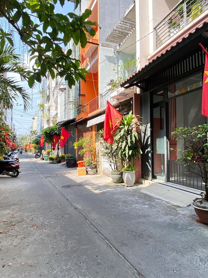 Bán nhà Quận 11 hẻm ô tô 48m² - Vị trí đẹp, dân trí cao!