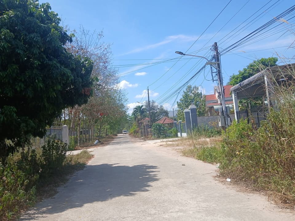 Bán nhà cấp 4 Tam Lập Phú Giáo 300m² giá 1.05 tỷ - Sẵn sàng ở ngay!