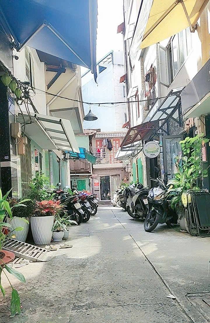 Nhà Phố Trung Tâm Quận 1 - 4 Tầng, 42m², Giá Tốt 10.5 Tỷ