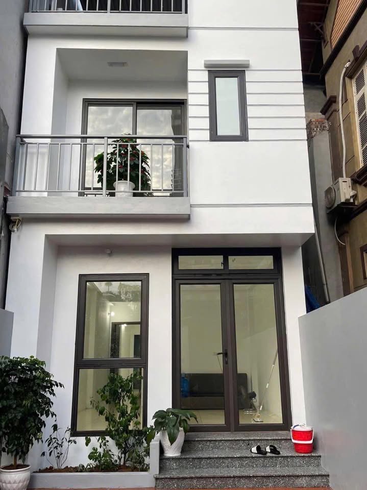 Nhà riêng Thượng Thanh, Long Biên 72m² - 3PN, Ô tô đỗ cửa