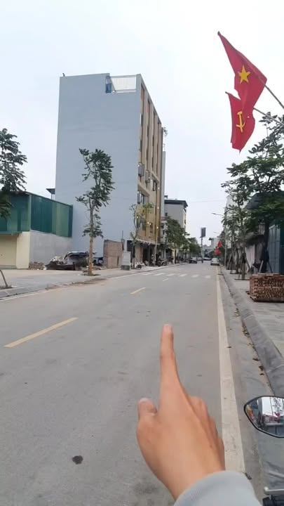 Đất nền Long Biên 65m² - Mặt tiền rộng, kinh doanh sầm uất, giá 12 tỷ