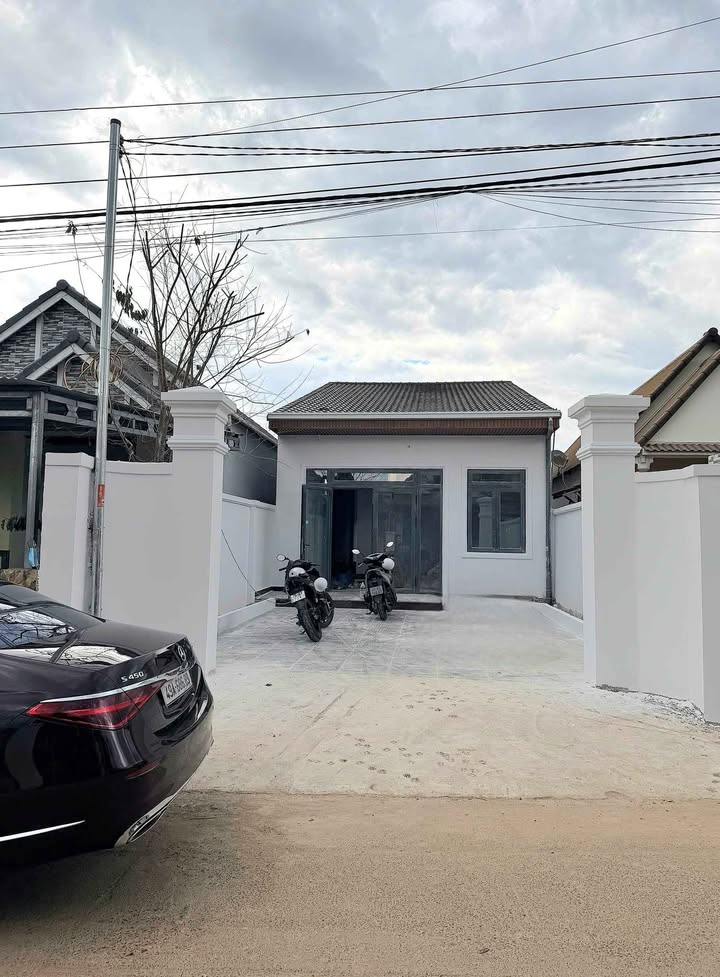 Nhà Đà Lạt 350m² Sổ Riêng, Sân Vườn & Đậu Oto - Giá 4.5 Tỷ