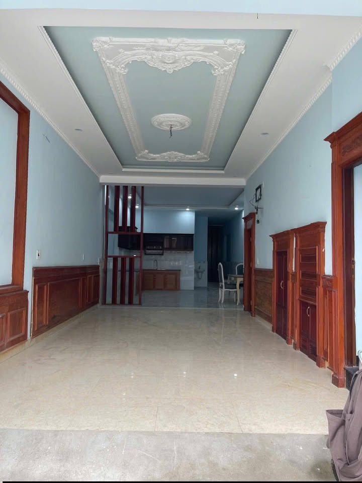 Nhà mặt tiền Tân Đông Hiệp Dĩ An 200m² giá 10 triệu - Kinh doanh ngay!