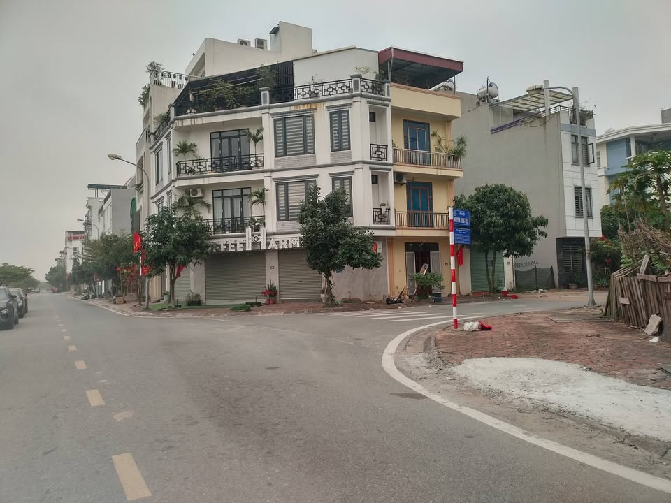 Bán đất TĐC Giang Biên 70m² - Sổ đỏ chính chủ - Kinh doanh đắc địa