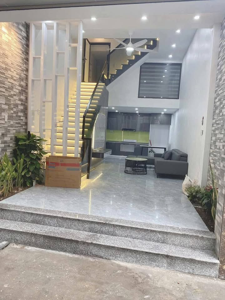 Bán nhà phường Quang Trung TP Thái Bình 44m² 3.1 tỷ - Căn góc ô tô đỗ cửa!