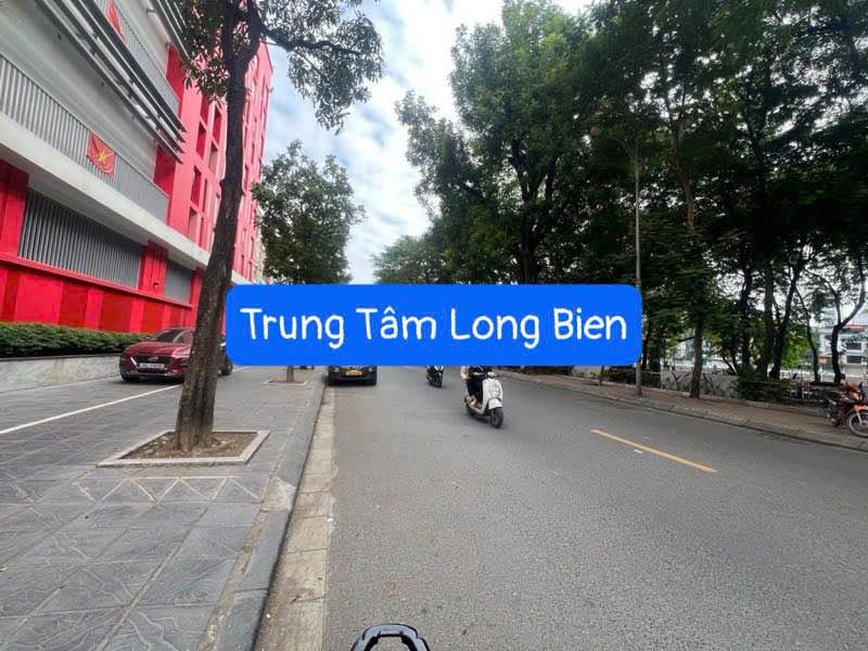 Bán nhà Ngọc Lâm Long Biên 42m² hơn 3 tỷ - Ô tô đỗ cửa, kinh doanh tốt!