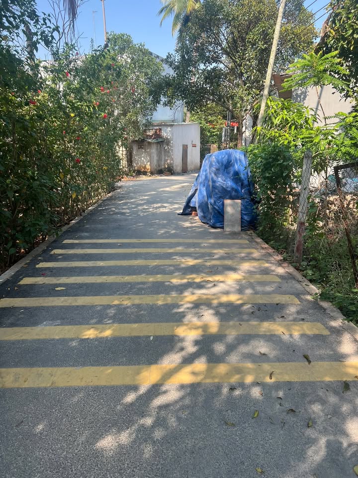 Nhà nguyên căn mặt tiền An Sơn 49, Thuận An - 2PN, Sân Vườn, Xe Tải