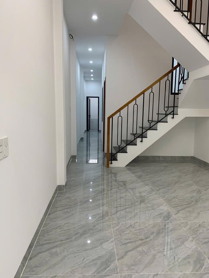 Nhà 2 tầng tại Tô Ký, Hóc Môn 70m² - Mới keng, không cần sửa chữa!