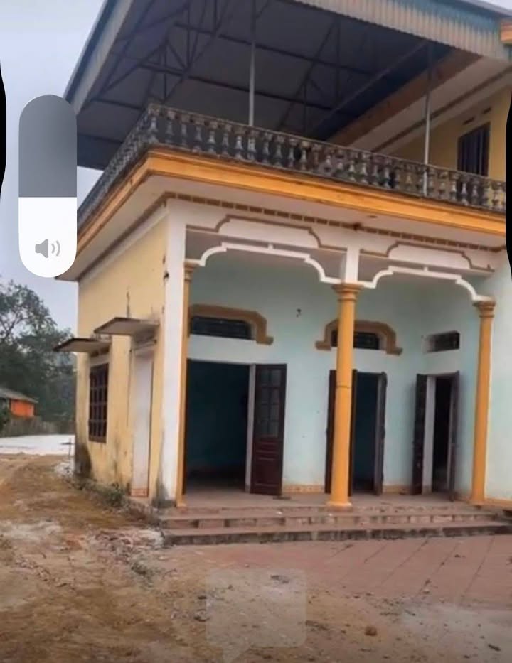 Đất nền Ba Vì 348m² tặng nhà 2 tầng - Sổ đỏ, ô tô vào tận sân!