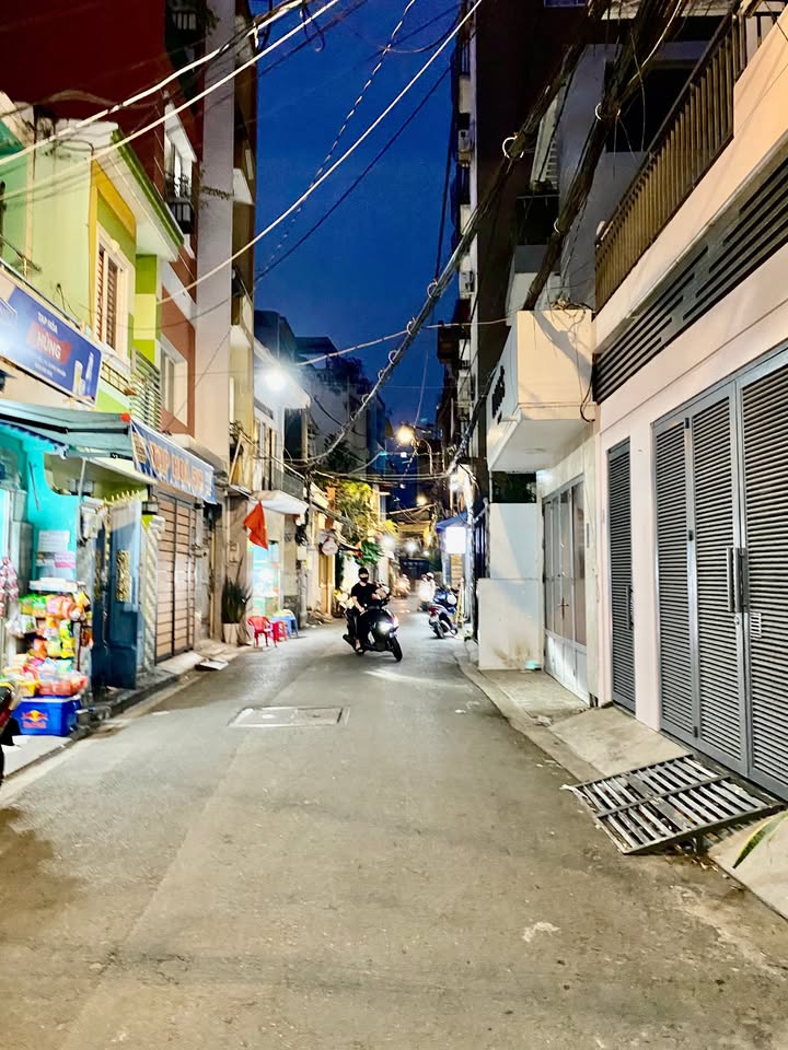 Nhà Hẻm Xe Tải Cô Bắc Phú Nhuận - 93m² Kinh Doanh Đa Ngành - 23 Triệu/tháng