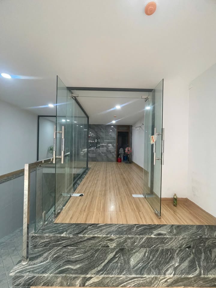 Mặt bằng kinh doanh Nguyễn Chánh Sắt, Tân Bình 30m² - Mặt tiền kinh doanh