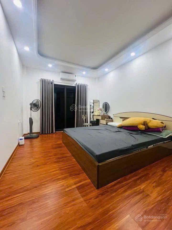 Cho thuê Căn hộ dịch vụ 40m² đủ nội thất, ban công rộng - Ngõ 580 Trường Chinh