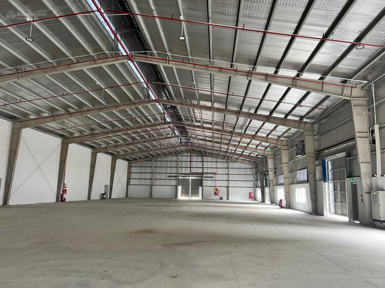 Kho Xưởng 5500m² Thường Tín – Container Thoải Mái, Hoạt Động Ngay!