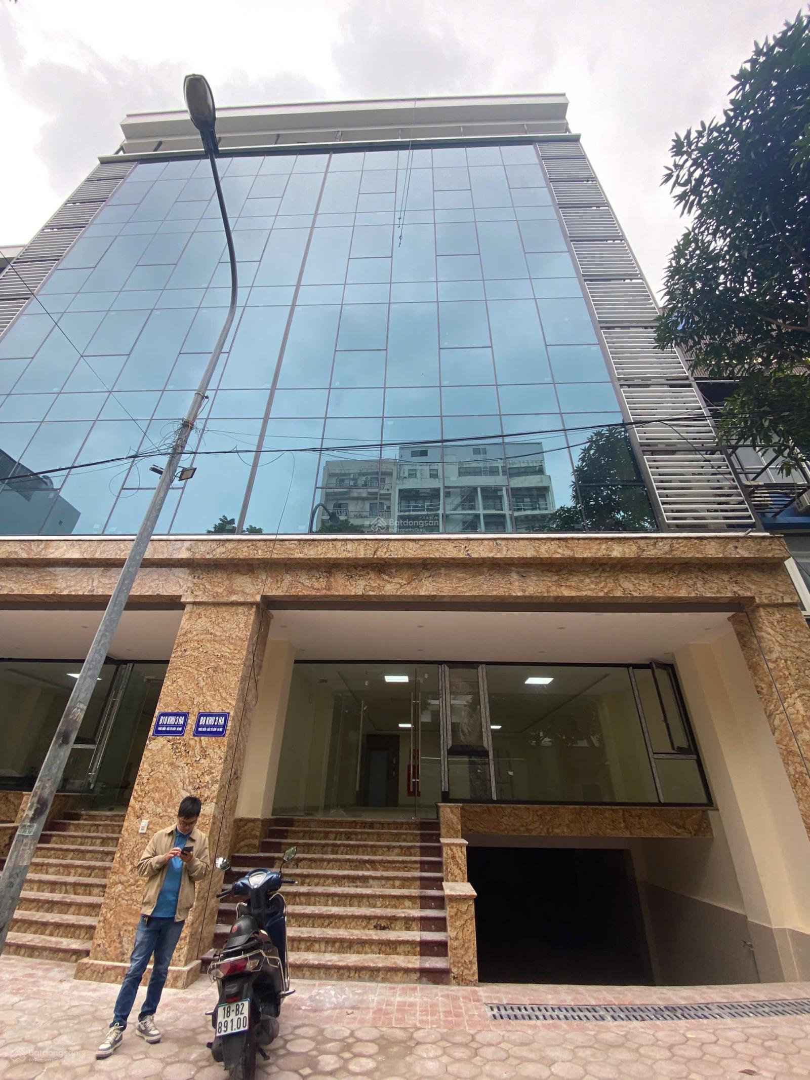 Nhà riêng Hồ Tùng Mậu 155m² 85 triệu - Mặt tiền kinh doanh đắc địa!