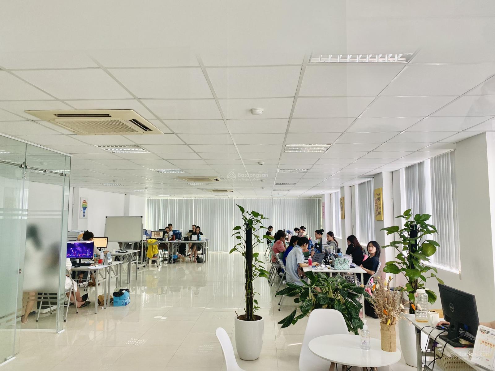 Văn phòng Khương Đình 200m² - Hầm xe rộng, sẵn sàng làm việc!