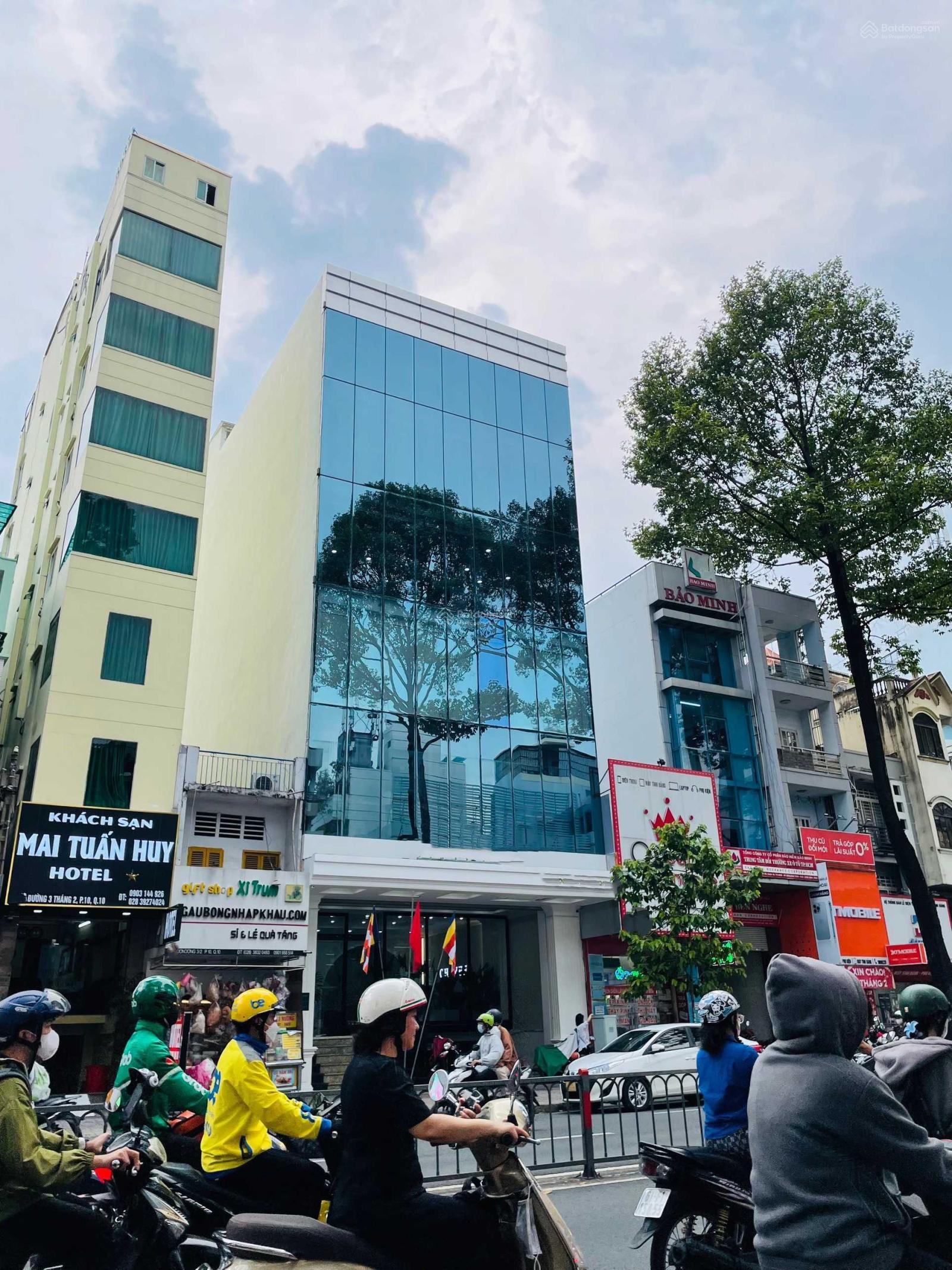 Cho thuê tòa nhà Quận 10 - 225m² giá 200tr - Vị trí trung tâm