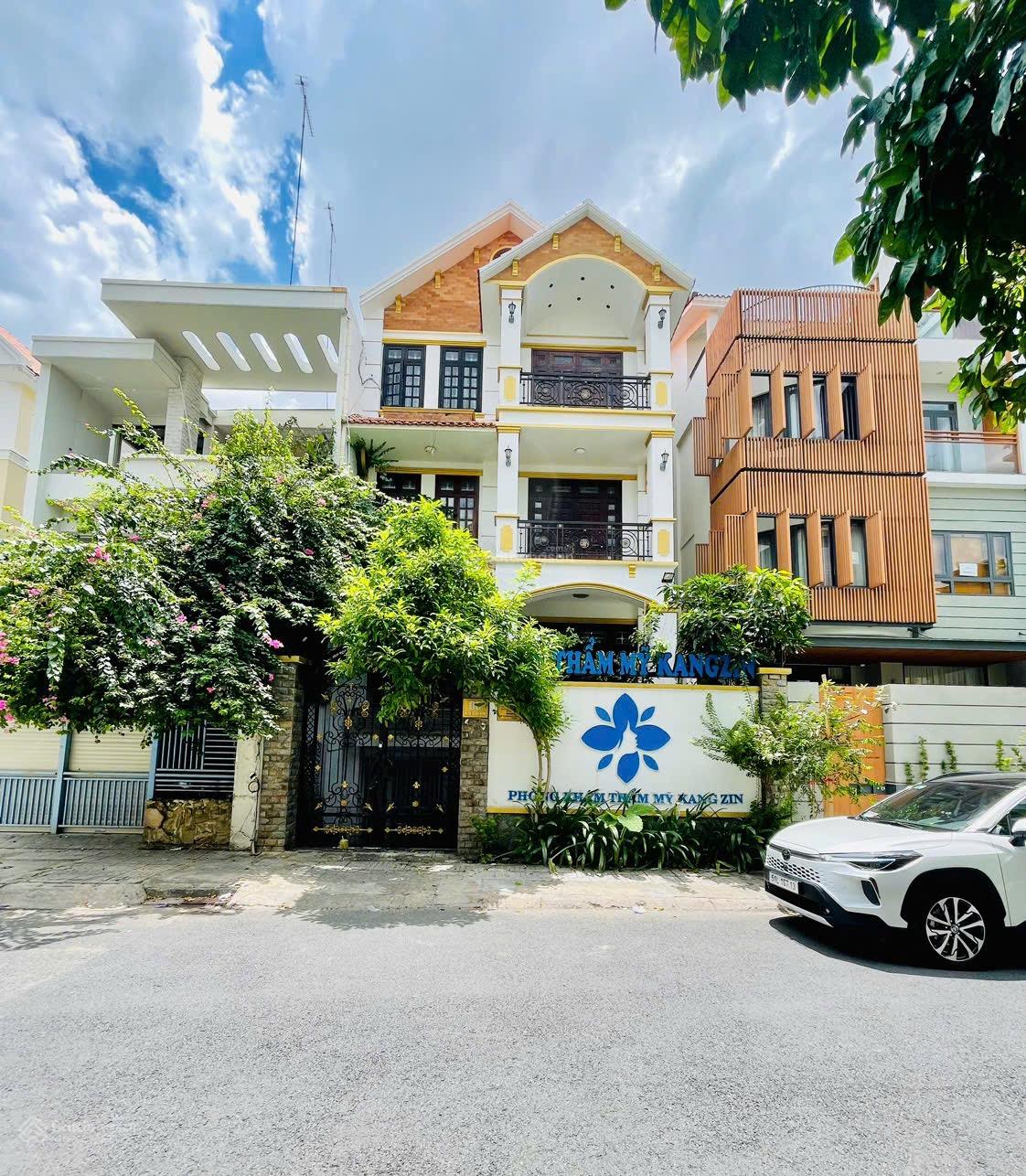 Cho thuê Biệt thự mặt tiền Hoa Đào, Phú Nhuận - 144m², Kinh doanh đỉnh cao!