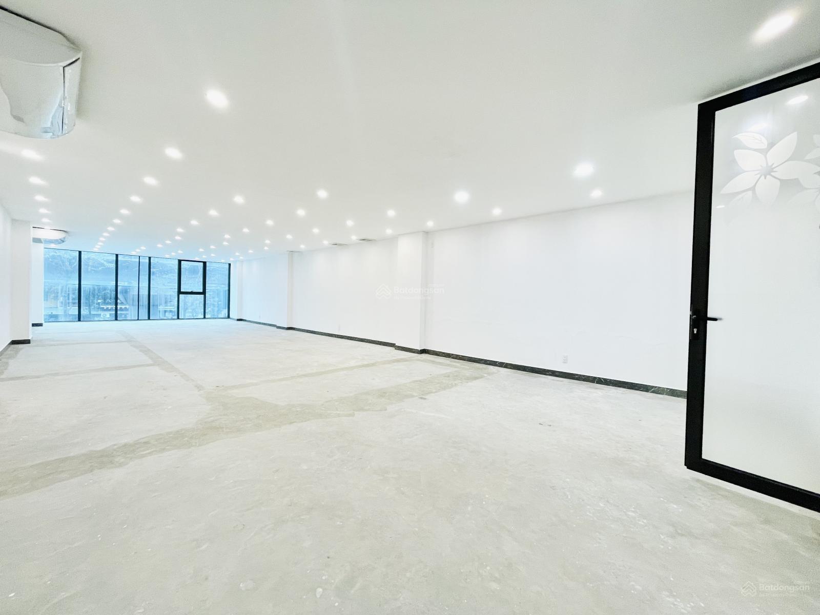 Cho thuê sàn văn phòng mặt phố Yên Lãng, Đống Đa 155m² - Giá 29 triệu