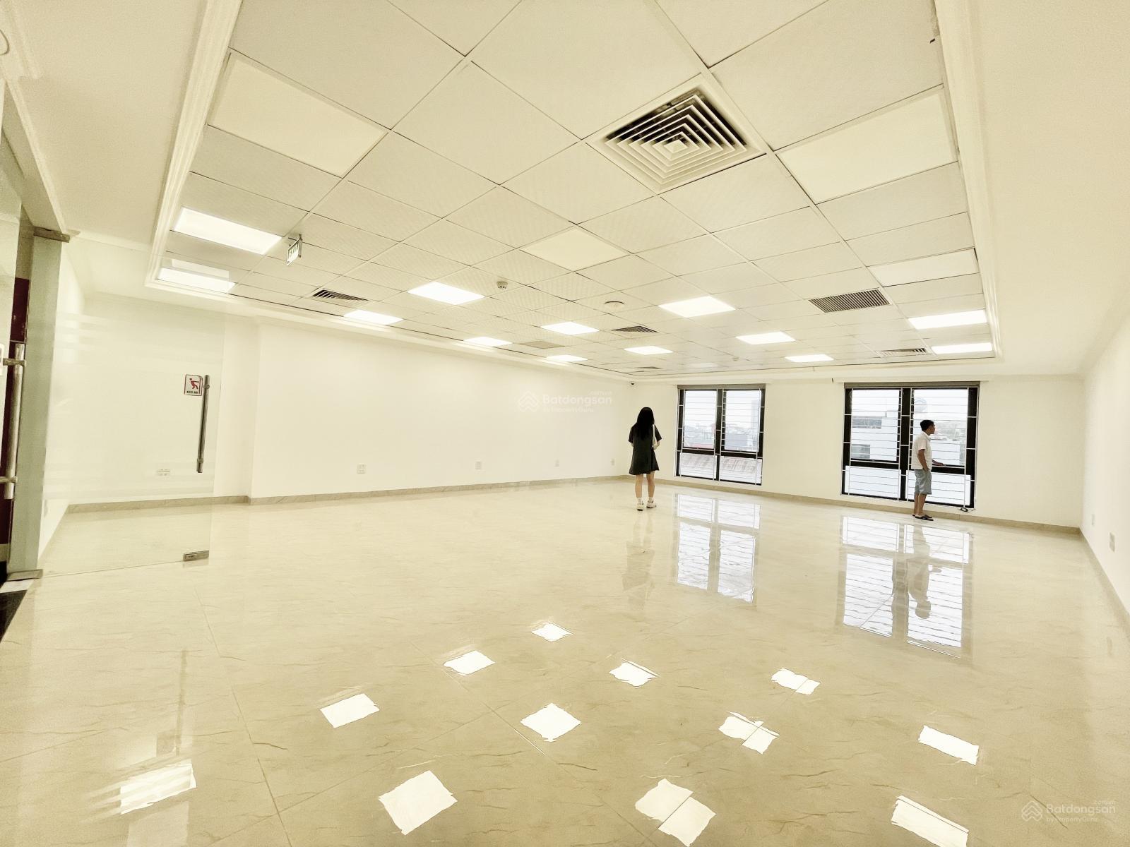 Văn phòng 110m² Láng Hạ, Đống Đa - Vị trí trung tâm, sẵn sàng làm việc!