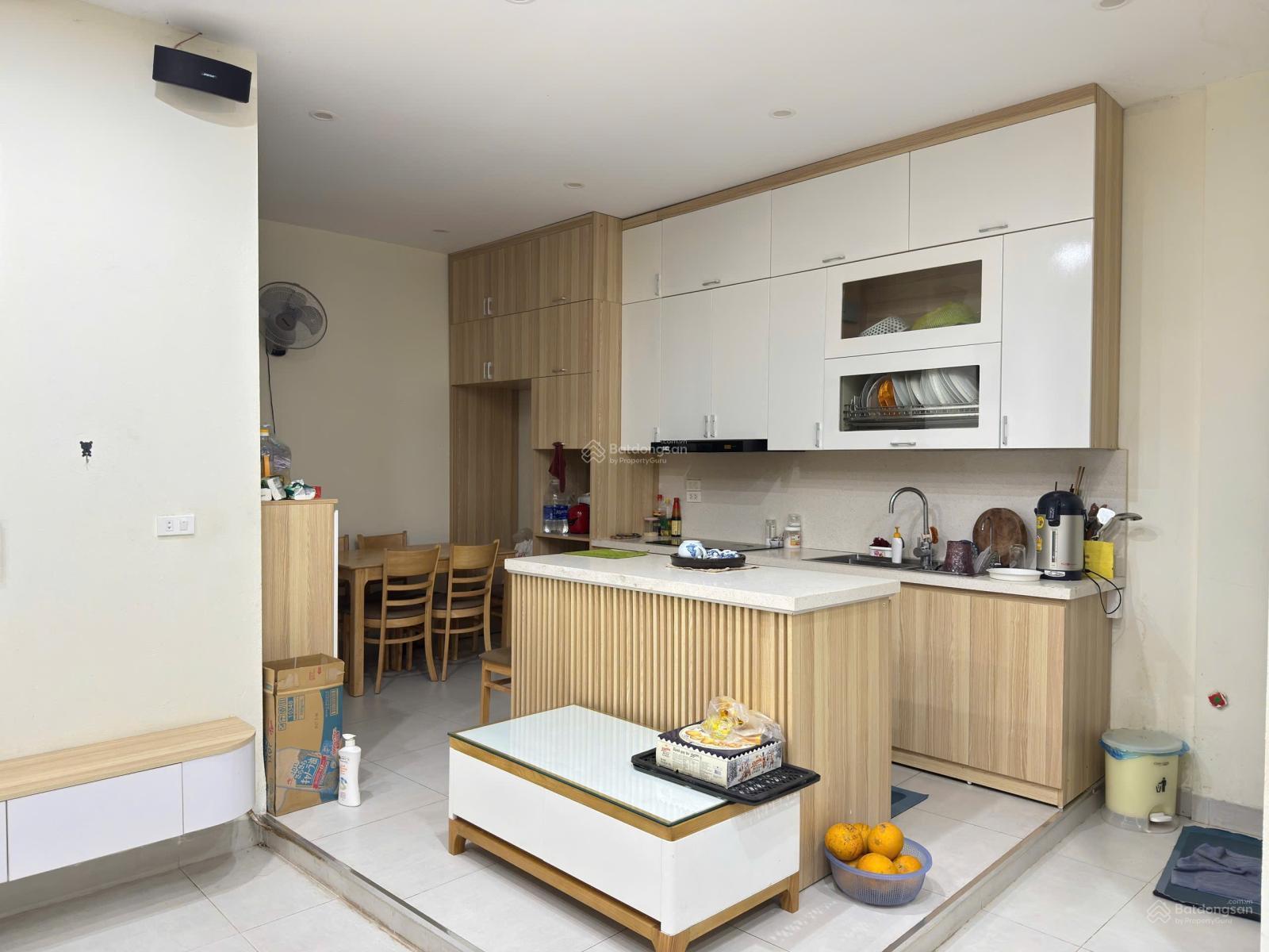 Cho thuê nhà 50m² x 2.5 tầng, full nội thất, Ngõ Tứ Liên, Tây Hồ