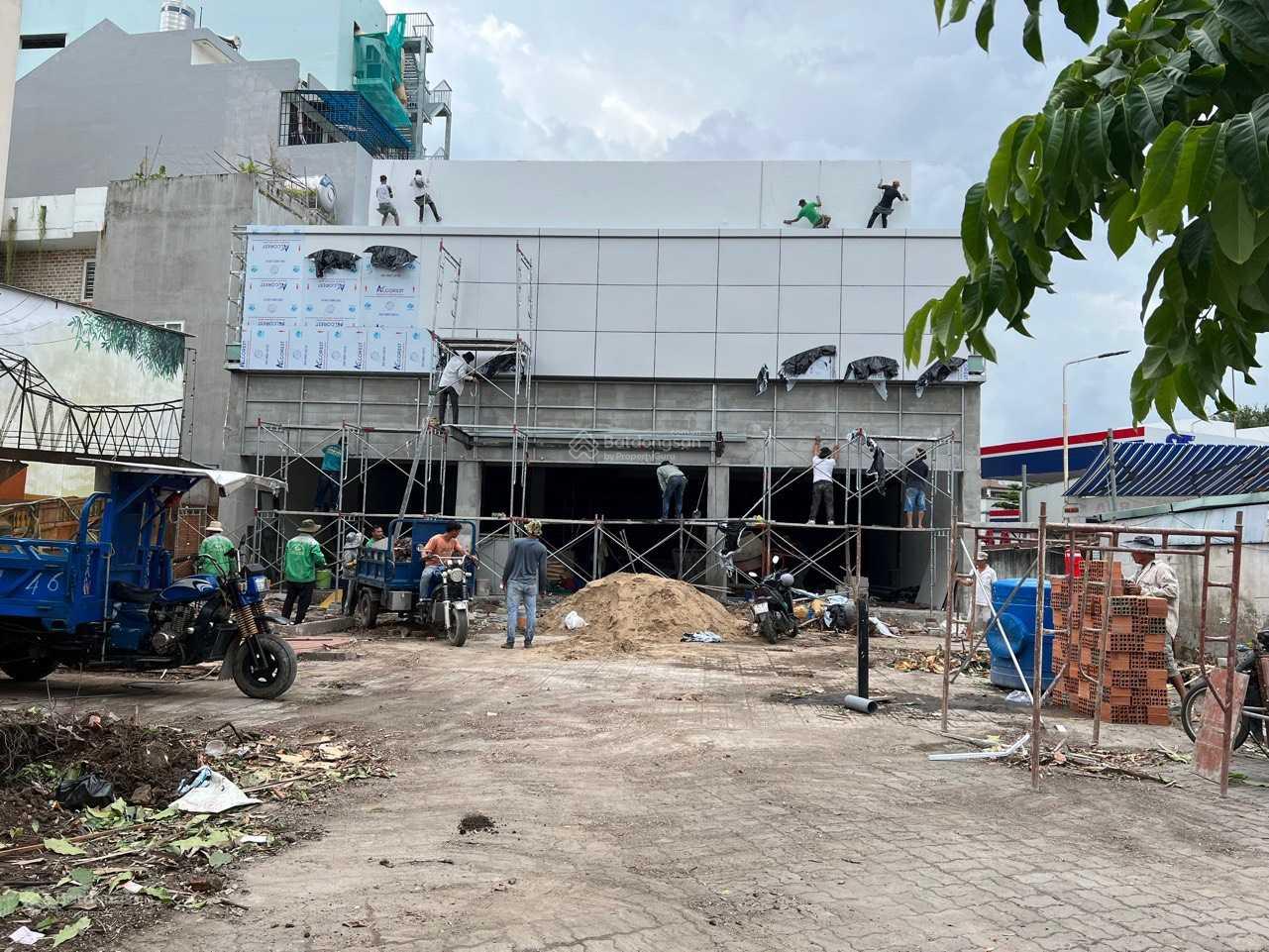 Cho thuê mặt bằng 1100m² Tân Sơn Nhì, Tân Phú - Kinh doanh sầm uất, giá 250 triệu